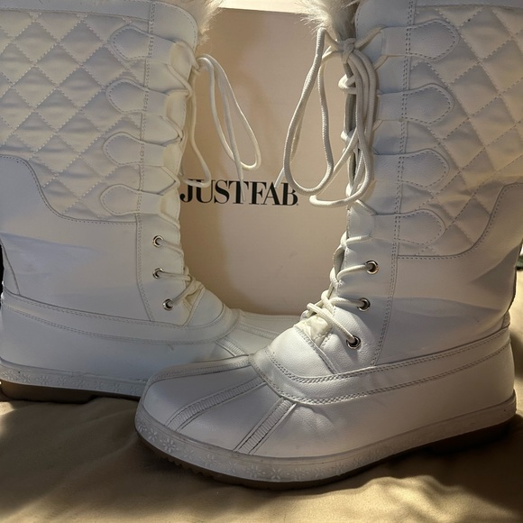 JustFab Shoes - Just Fab white size 9.5 boots